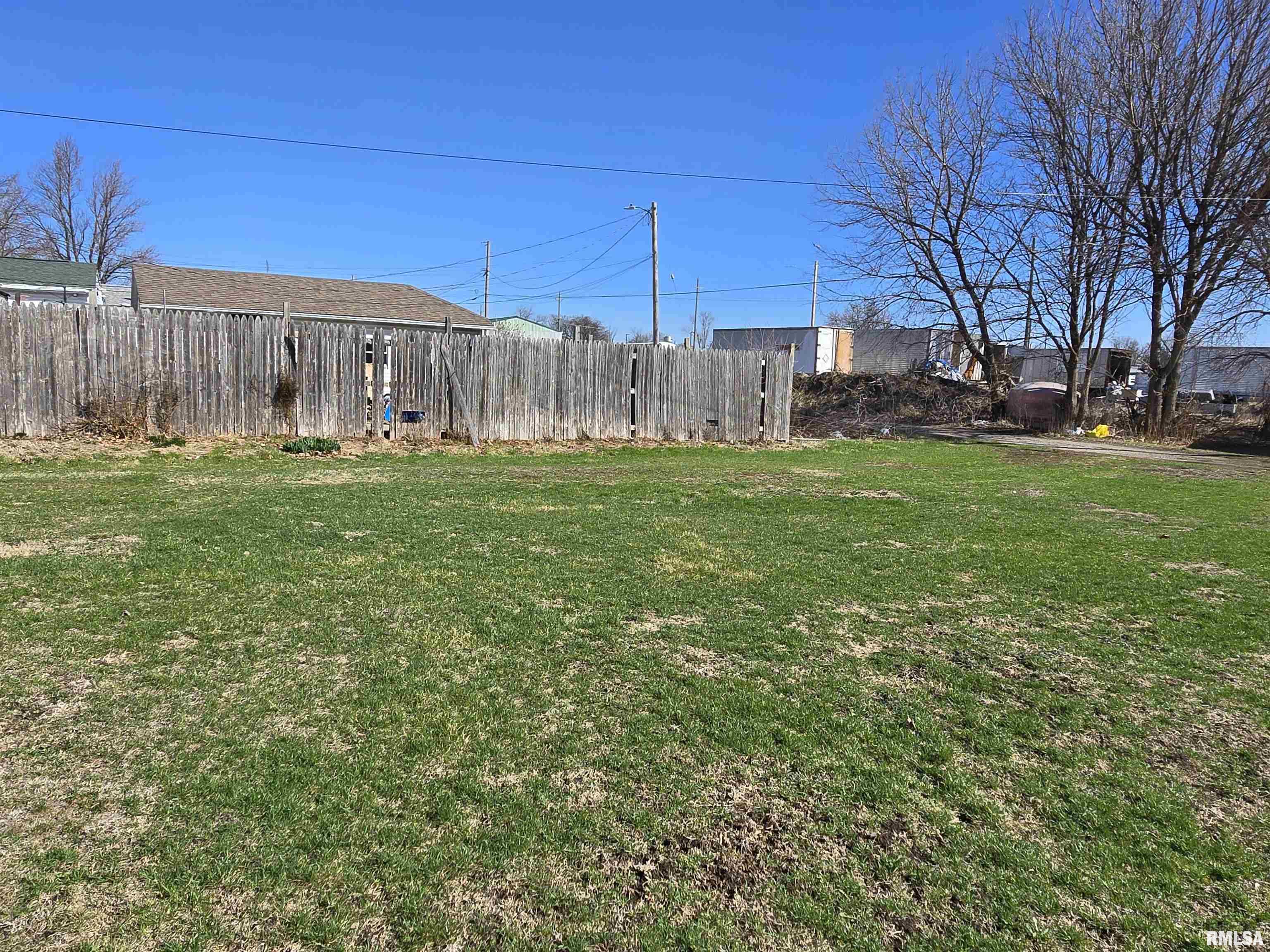 637 South 3rd Avenue Canton, IL 61520 - Photo 19 of 23