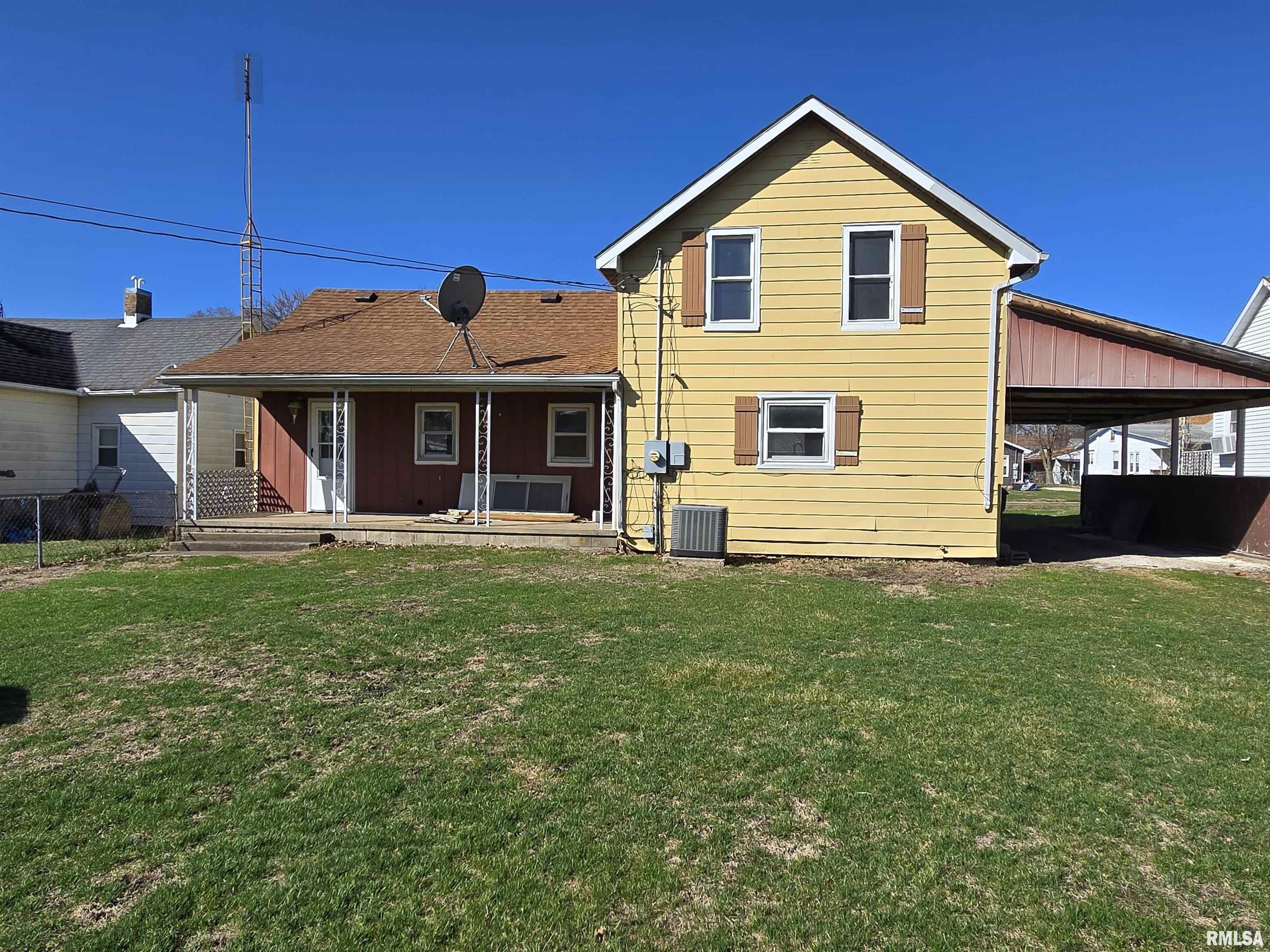 637 South 3rd Avenue Canton, IL 61520 - Photo 2 of 23