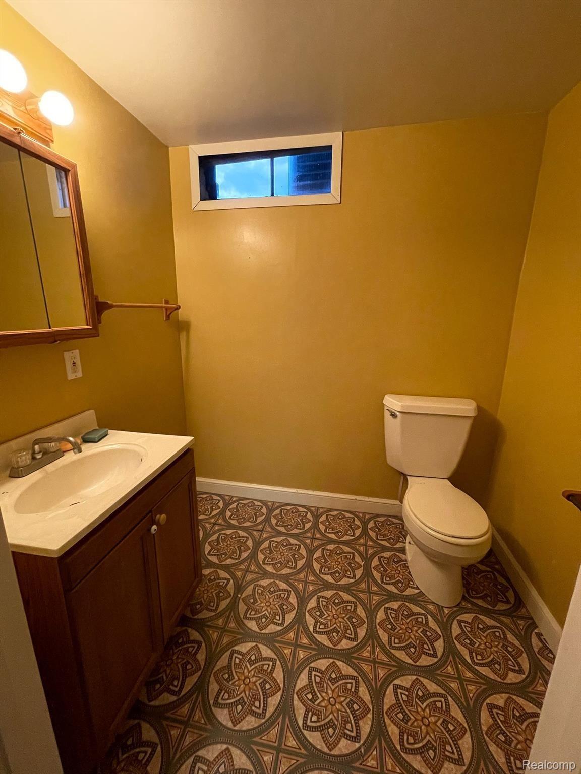 24230 Old Kent Road North Warren, MI 48091 - Photo 19 of 20 IMG_2594.jpg