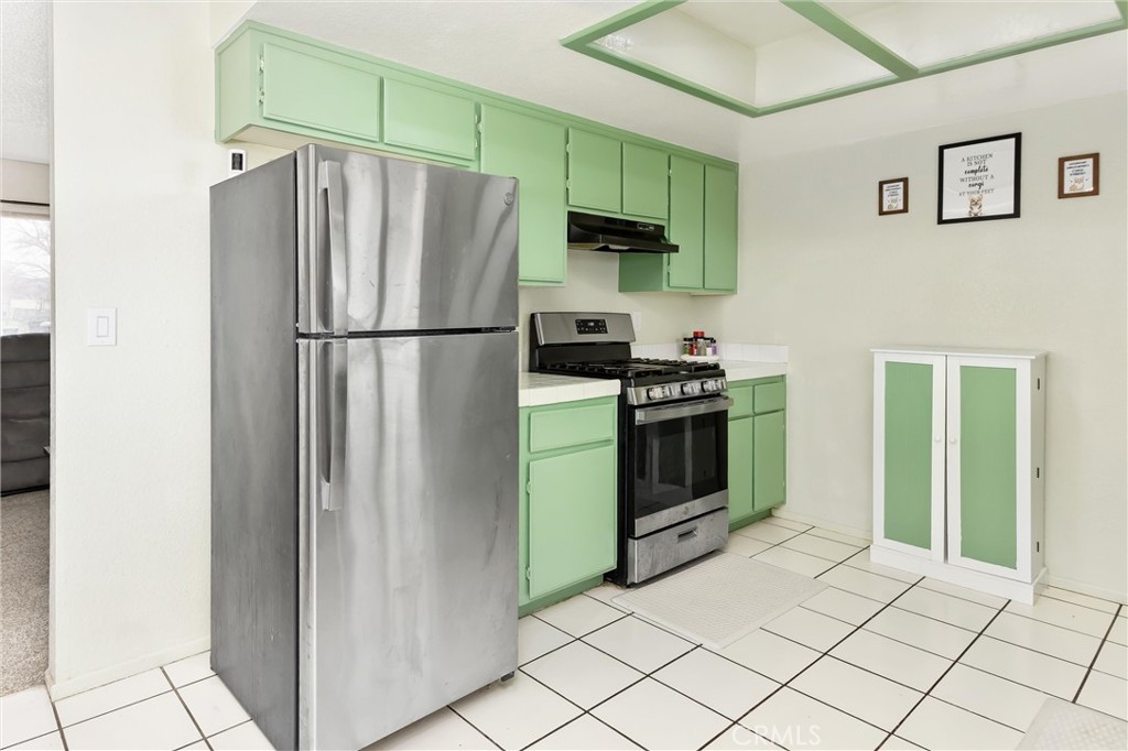 10636 Kiavan Road Apple Valley, CA 92308 - Photo 11 of 23