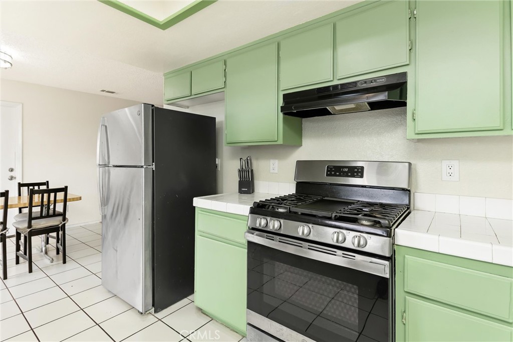 10636 Kiavan Road Apple Valley, CA 92308 - Photo 12 of 23