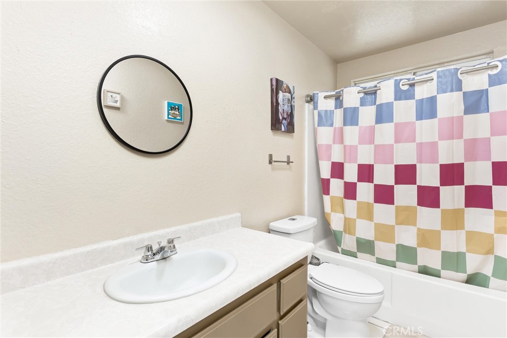 10636 Kiavan Road Apple Valley, CA 92308 - Photo 13 of 23