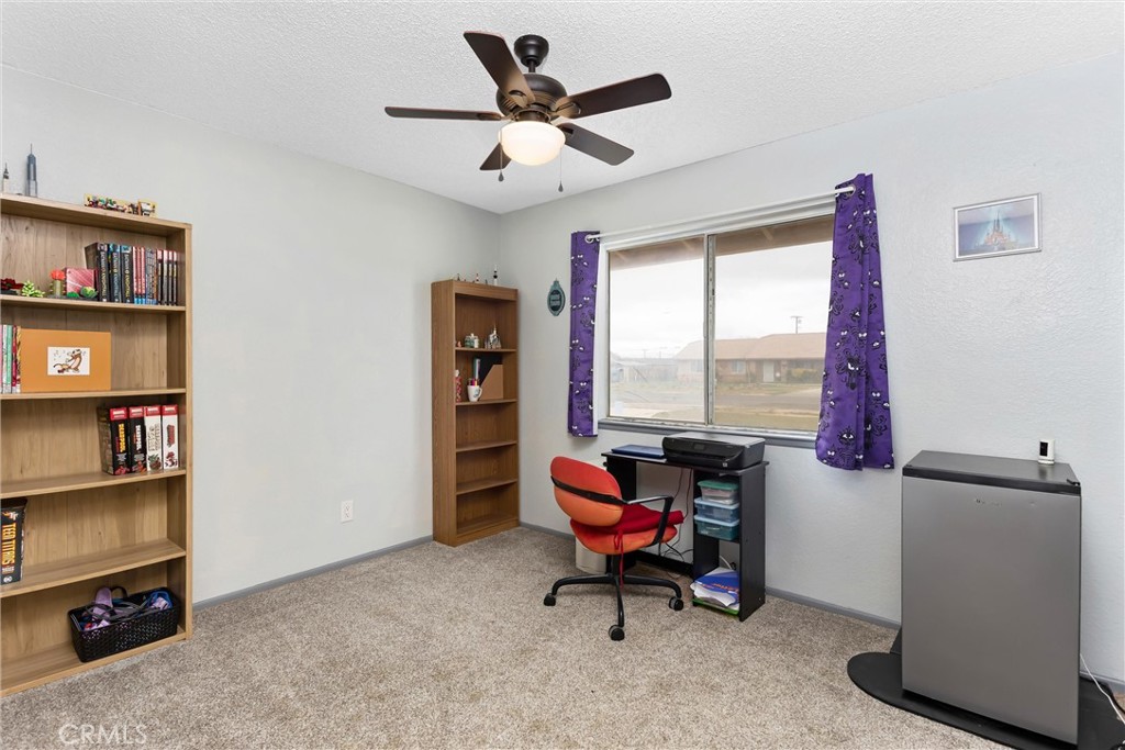 10636 Kiavan Road Apple Valley, CA 92308 - Photo 14 of 23