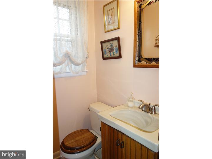 900 East Cathedral Road Philadelphia, PA 19128 - Photo 12 of 25