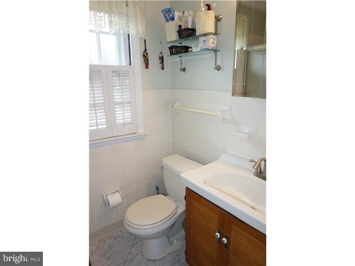 900 East Cathedral Road Philadelphia, PA 19128 - Photo 17 of 25