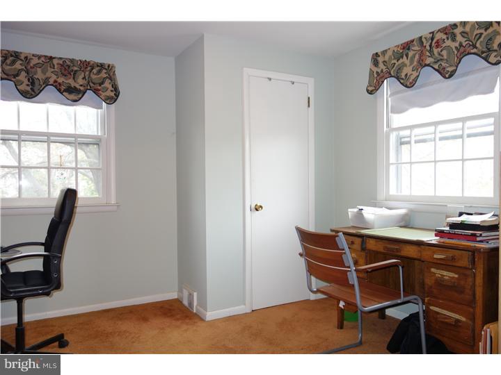 900 East Cathedral Road Philadelphia, PA 19128 - Photo 18 of 25