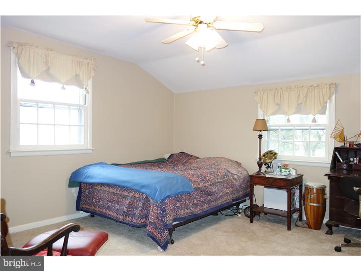 900 East Cathedral Road Philadelphia, PA 19128 - Photo 19 of 25