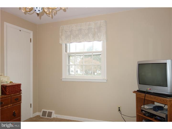 900 East Cathedral Road Philadelphia, PA 19128 - Photo 21 of 25