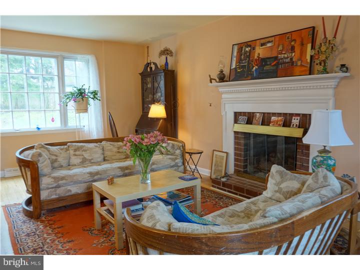 900 East Cathedral Road Philadelphia, PA 19128 - Photo 4 of 25