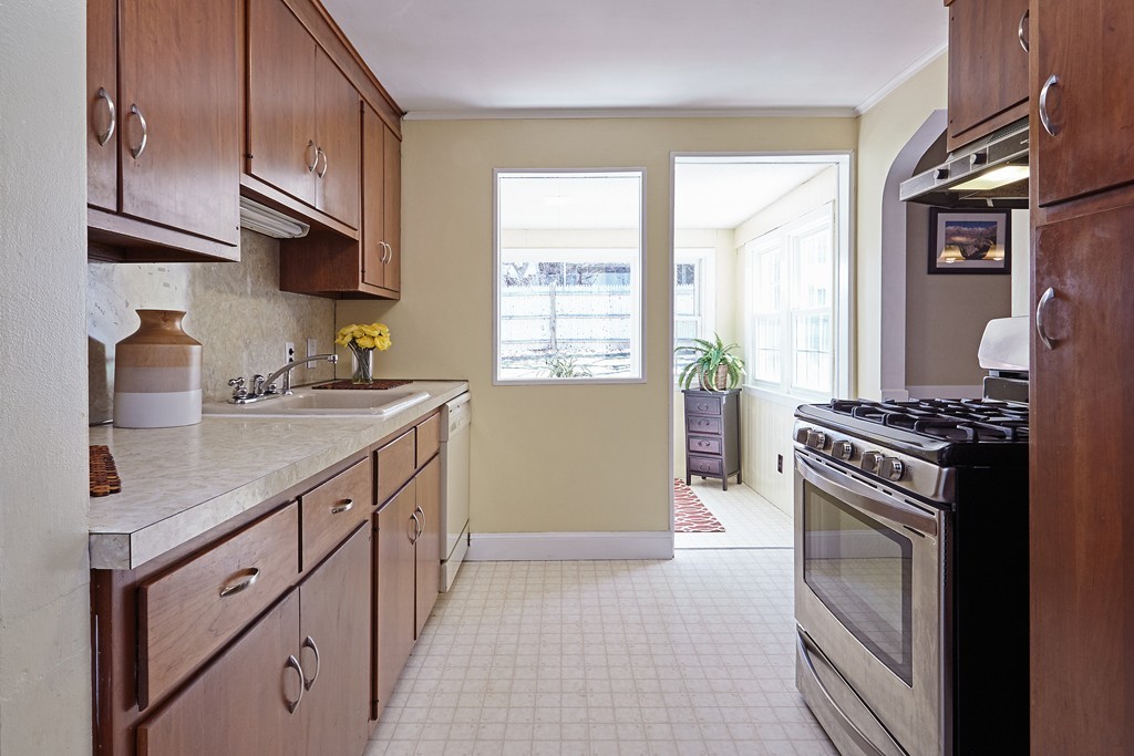 161 Beal Road Waltham, MA 02453 - Photo 8 of 21 Gallery Image 8