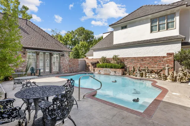 $975,000 | 400 Woods Crossing, Lafayette, LA 70508