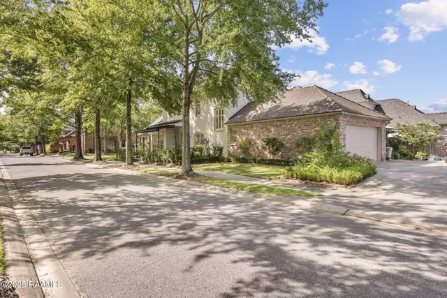 $975,000 | 400 Woods Crossing, Lafayette, LA 70508