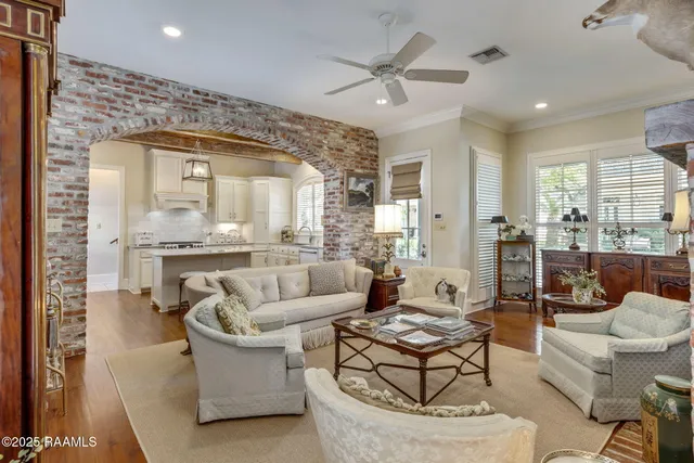 $975,000 | 400 Woods Crossing, Lafayette, LA 70508