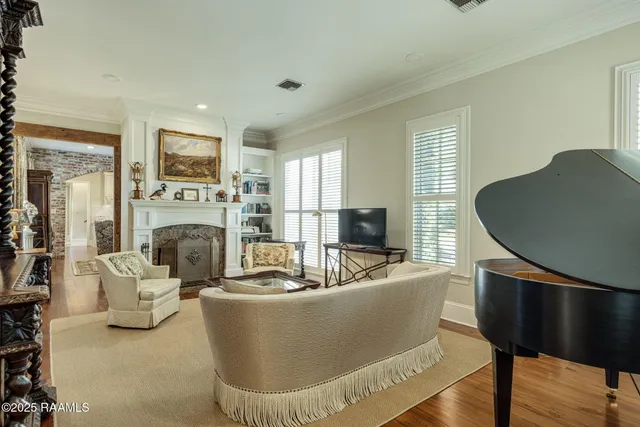 $975,000 | 400 Woods Crossing, Lafayette, LA 70508