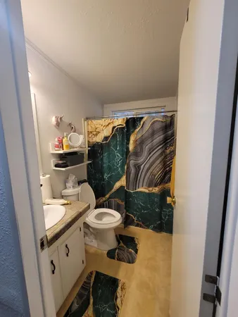 $100,000 | 1401 East Paige Avenue, Tulare, CA 93274