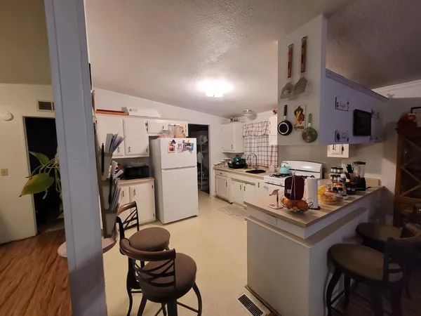 $100,000 | 1401 East Paige Avenue, Tulare, CA 93274