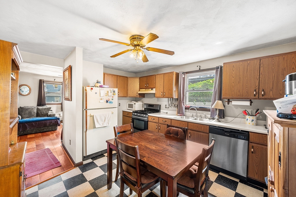 8 Myrtle Street Lynn, MA 01905 - Photo 4 of 36