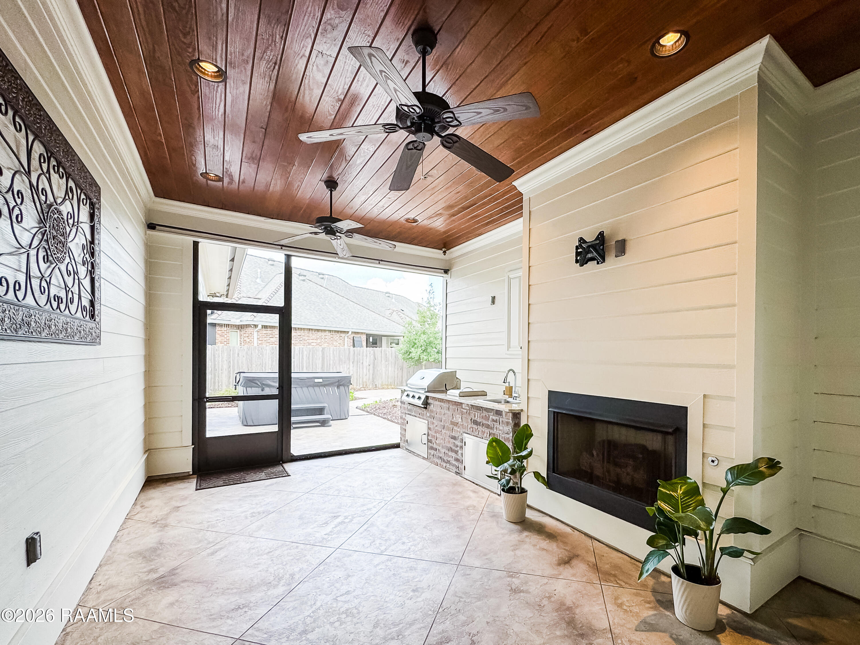 405 Habitat Ridge Drive Broussard, LA 70518 - Photo 17 of 19 photo 17 patio