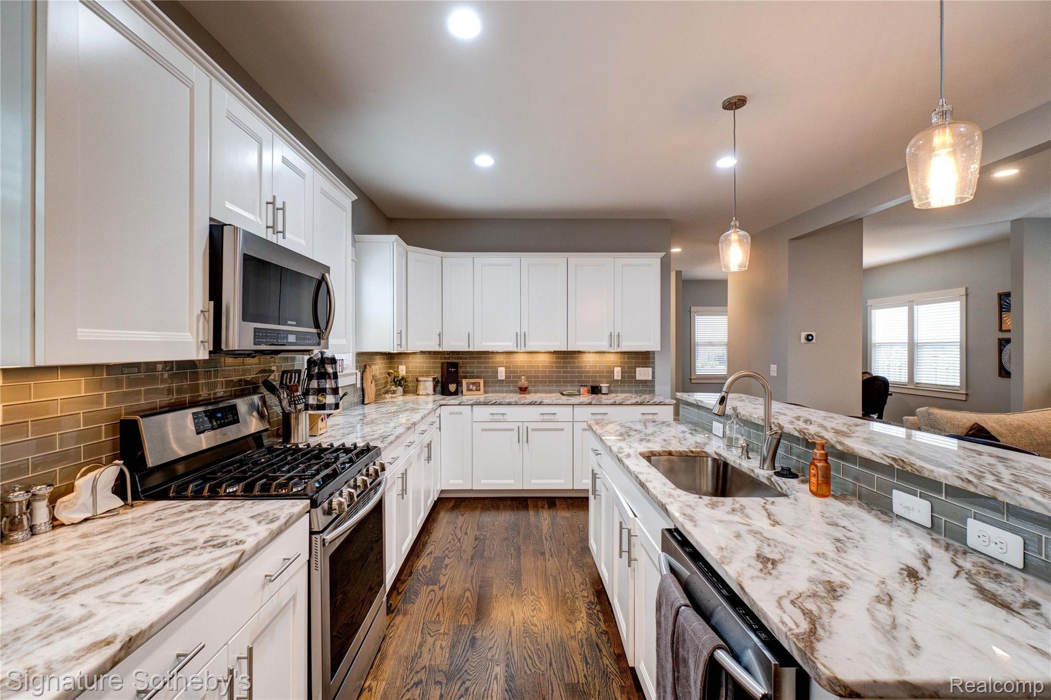 1630 Villa Road Birmingham, MI 48009 - Photo 13 of 58 20.jpg