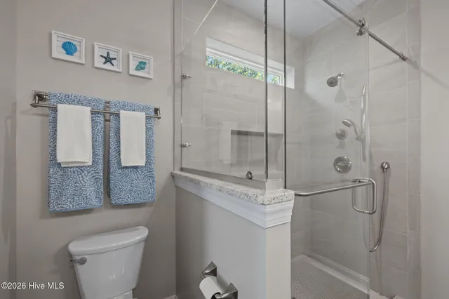 $950,000 | 10522 Island Circle, Emerald Isle, NC 28594