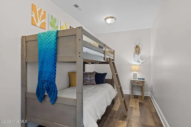 $950,000 | 10522 Island Circle, Emerald Isle, NC 28594