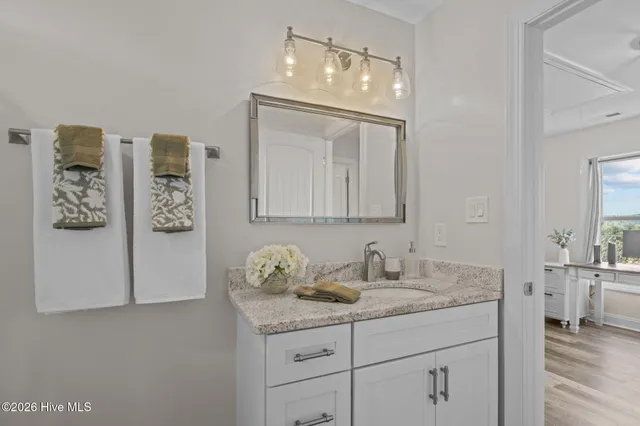 $950,000 | 10522 Island Circle, Emerald Isle, NC 28594