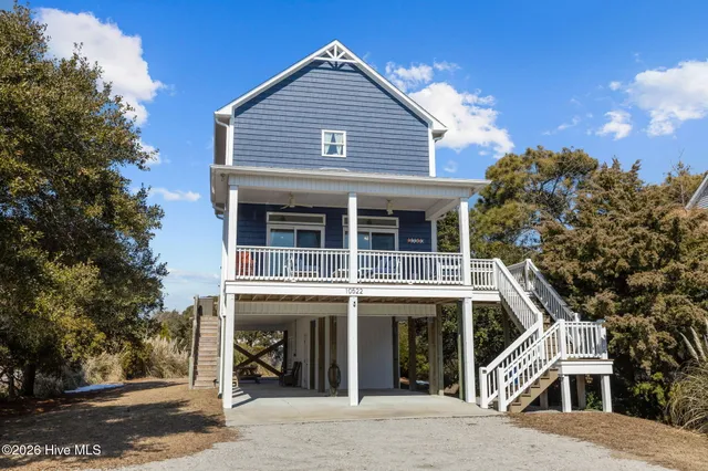 $950,000 | 10522 Island Circle, Emerald Isle, NC 28594