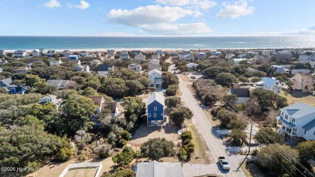 $950,000 | 10522 Island Circle, Emerald Isle, NC 28594