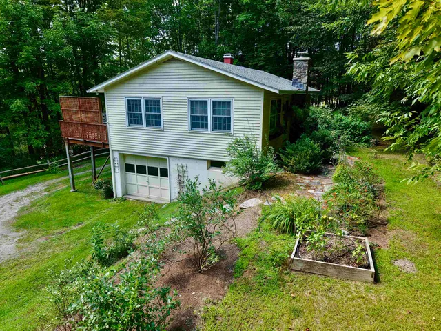 $360,000 | 2513 North Fayston Road, Fayston, VT 05660