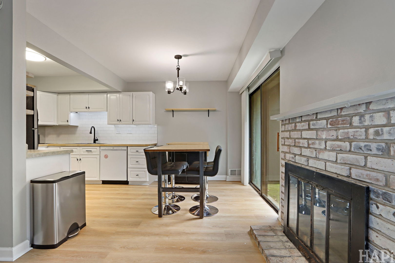 93 Mineola Road, Unit 93 Fox Lake, IL 60020 - Photo 5 of 23 Gallery Image 5