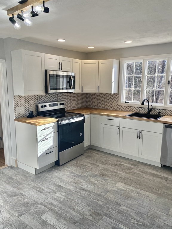 216 Ashby State Road Fitchburg, MA 01420 - Photo 3 of 42 Gallery Image 3