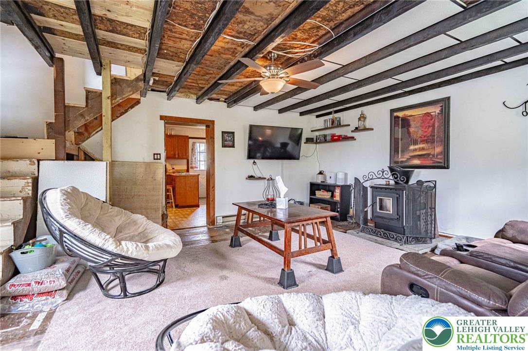 2015 Leithsville Road Hellertown, PA 18055 - Photo 4 of 41