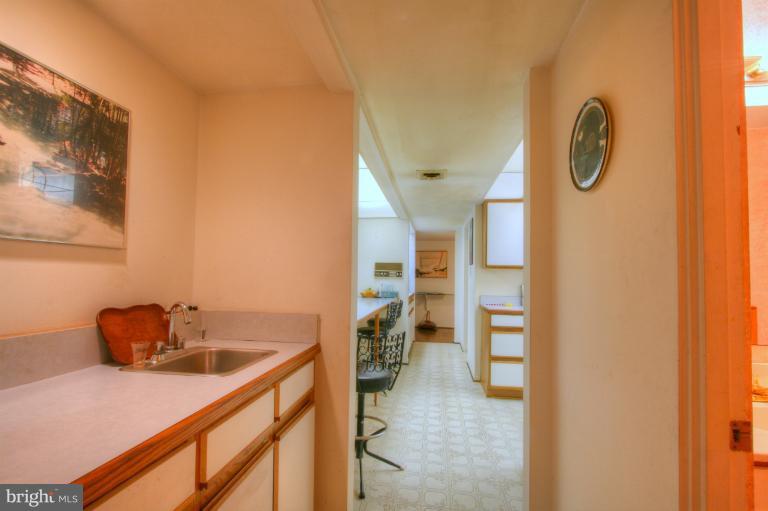 11239 South Shore Road Reston, VA 20190 - Photo 14 of 30 Bath