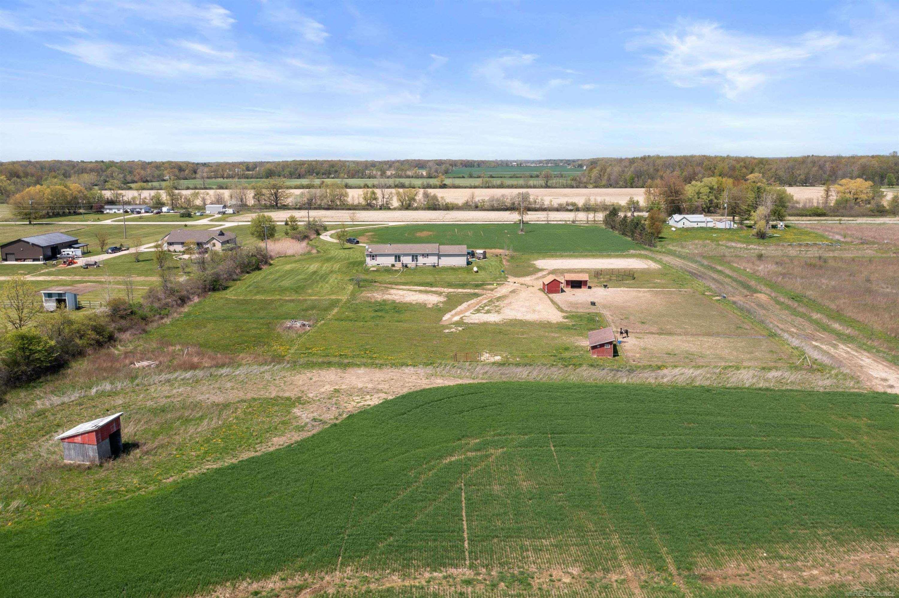 7613 Fisher Road Avoca, MI 48006 - Photo 9 of 31 50213010-0decfc96-b75f-4d9c-9799-ed76bdd11681.JPG