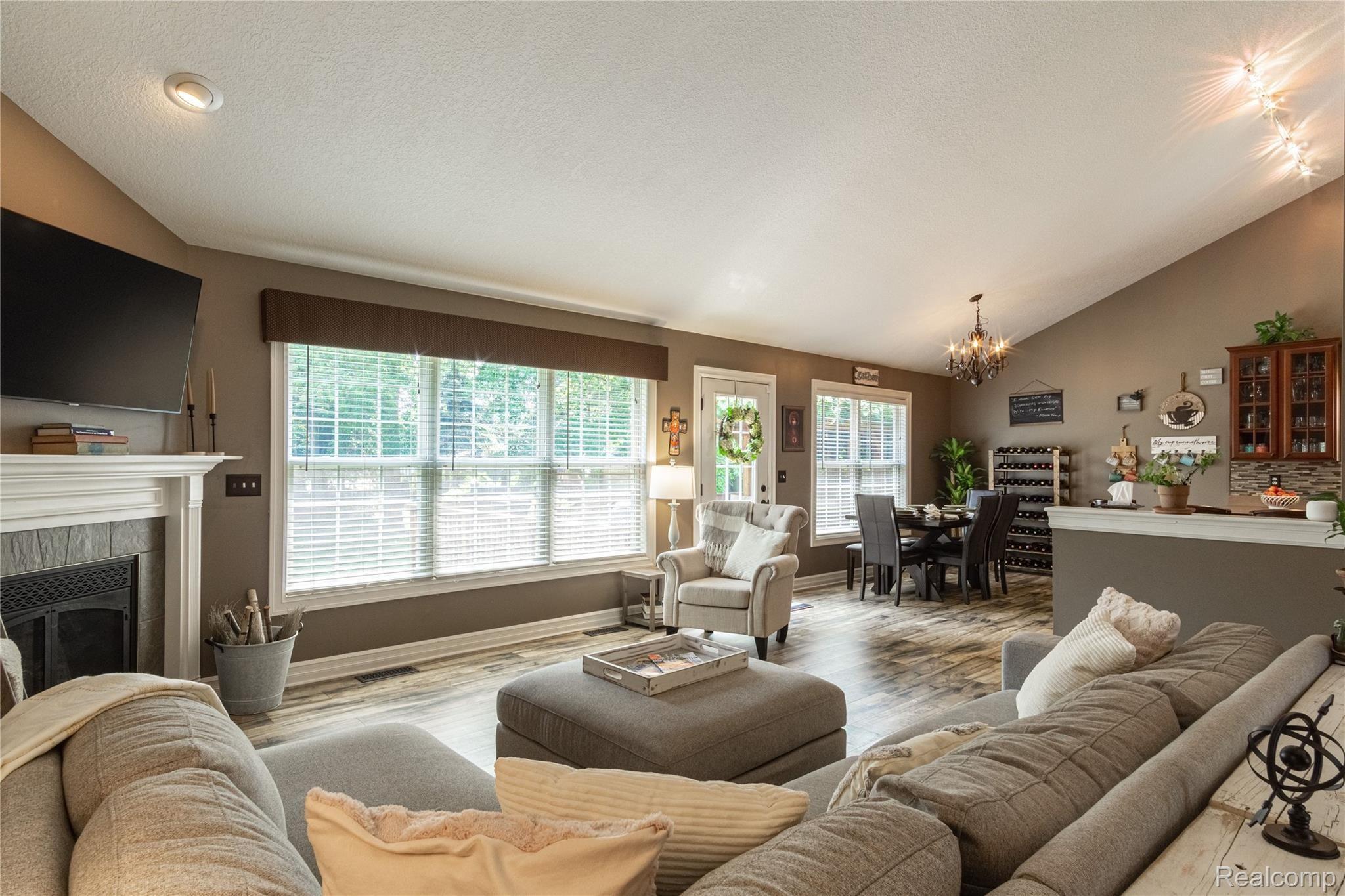 16203 River Ridge Trail Linden, MI 48451 - Photo 2 of 31 Interiors (4 of 56).jpg