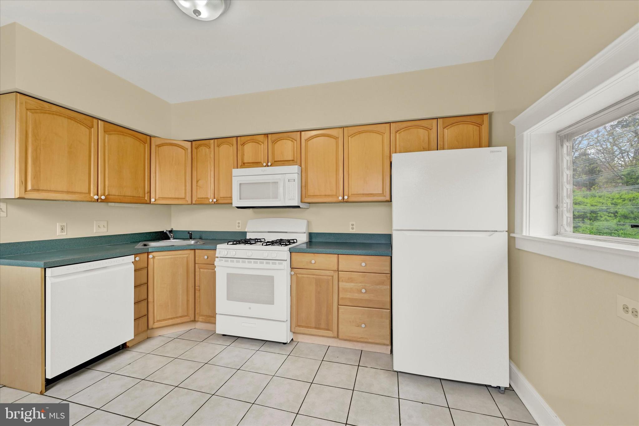 6509 Maplewood Road Baltimore, MD 21212 - Photo 11 of 29 Brand new refrigerator.