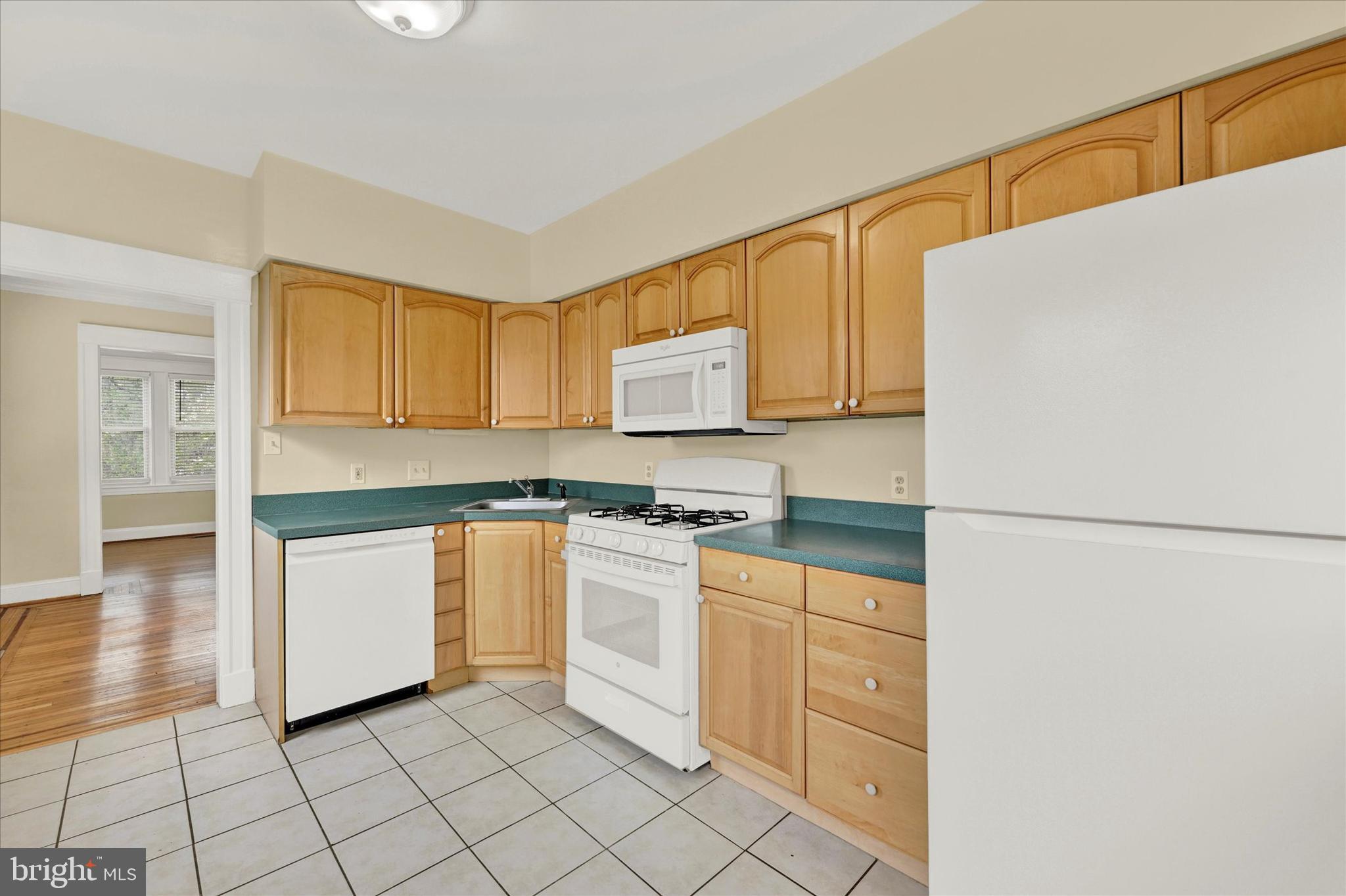 6509 Maplewood Road Baltimore, MD 21212 - Photo 12 of 29 Applieances are newer.