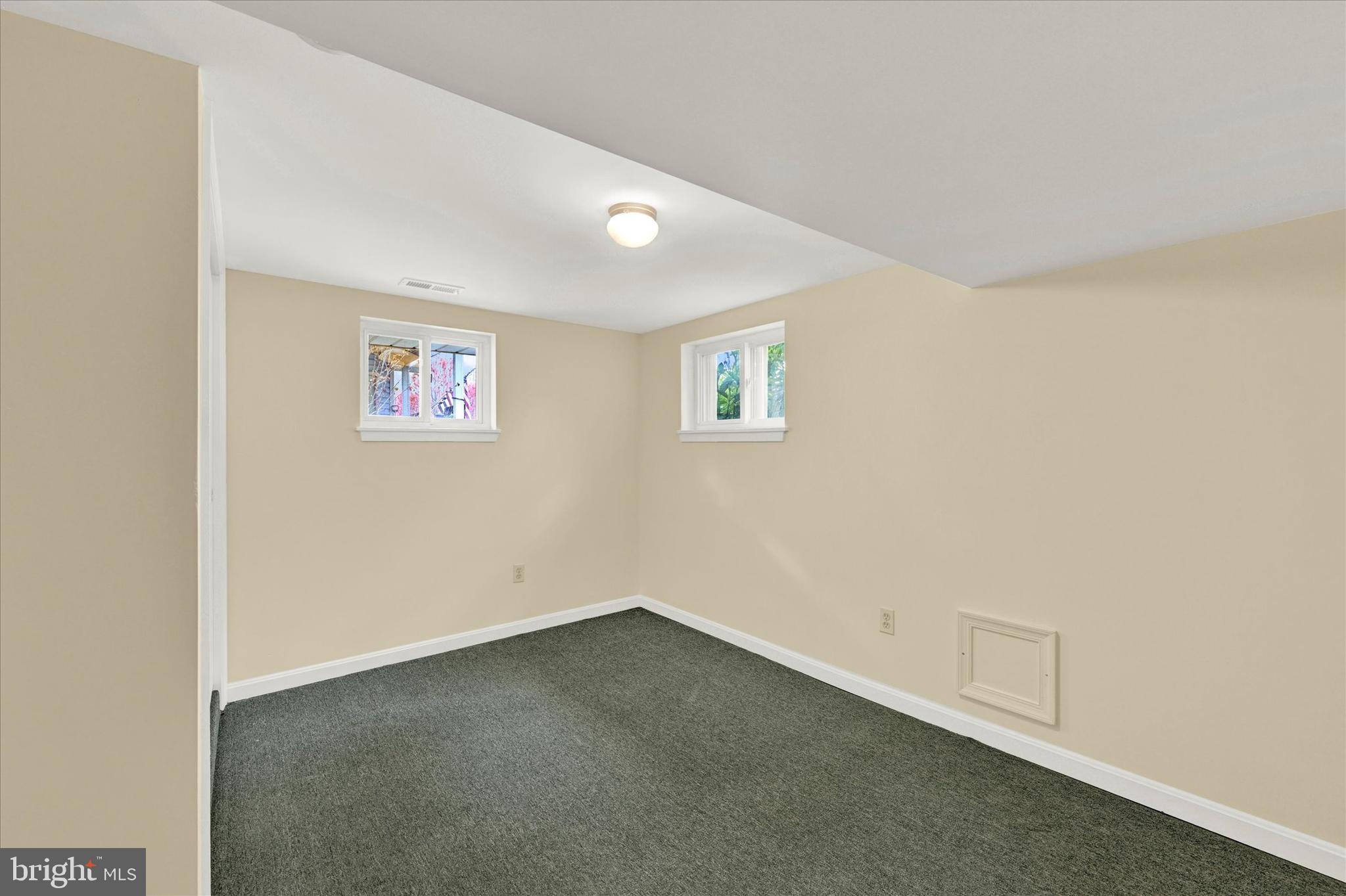 6509 Maplewood Road Baltimore, MD 21212 - Photo 20 of 29 3rd bedroom is on lower level.