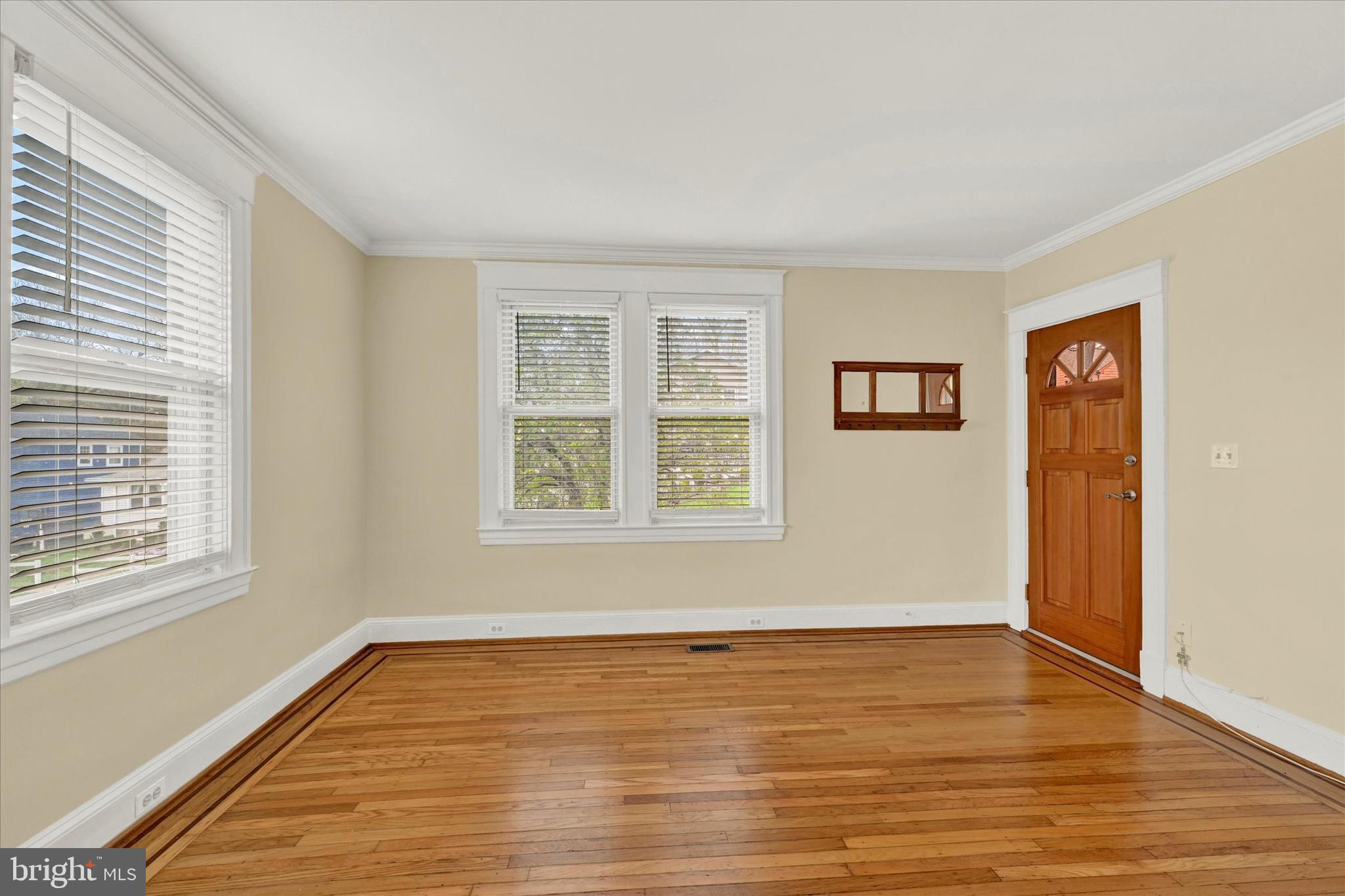 6509 Maplewood Road Baltimore, MD 21212 - Photo 4 of 29 View to the front of the house.