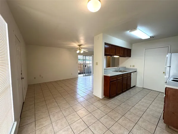 $1,000 | 2203 Creekside Lane, Unit A, Georgetown, TX 78626