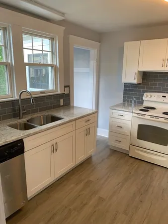 $2,800 | 4 Martin Street, Unit 1, Marblehead, MA 01945