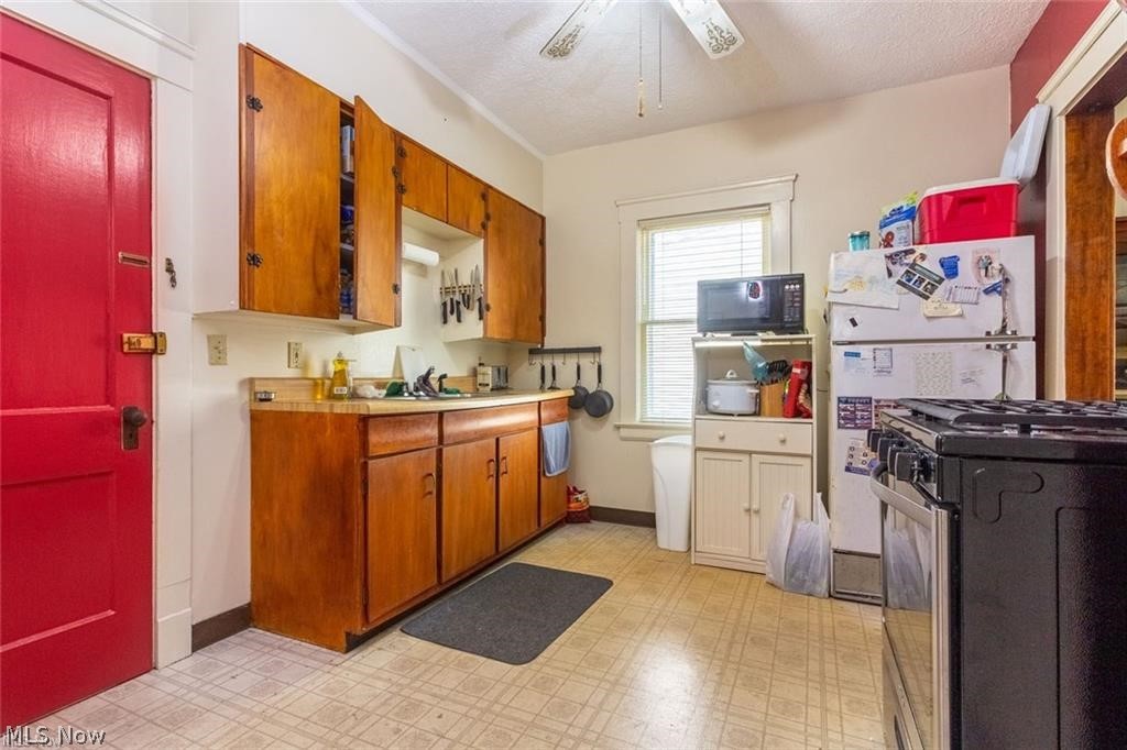 10101 Baltic Road Cleveland, OH 44102 - Photo 8 of 21 Gallery Image 8