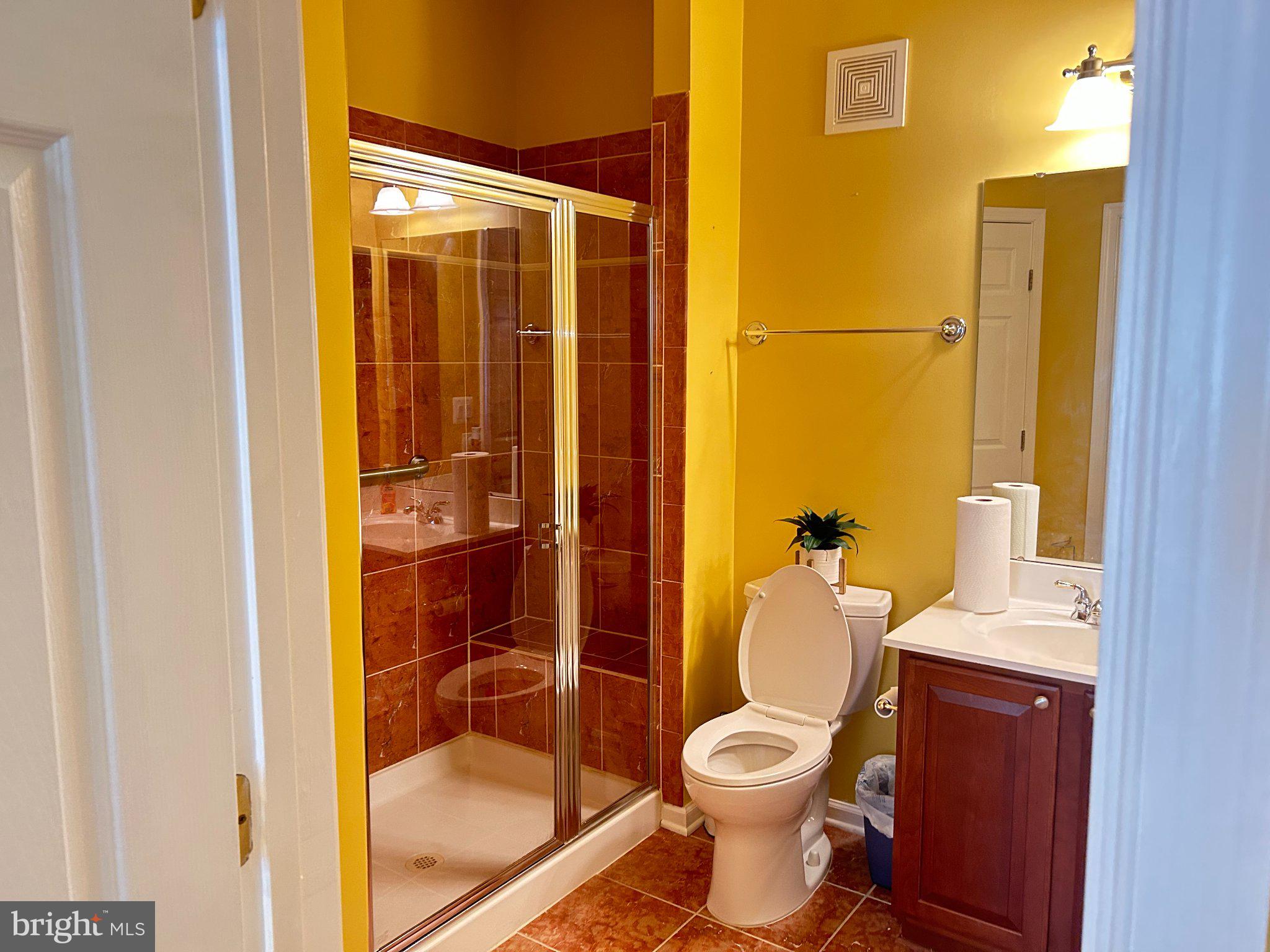 2001 Connor Court, Unit 704D Bowie, MD 20721 - Photo 25 of 33 Bright and inviting bathroom retreat.