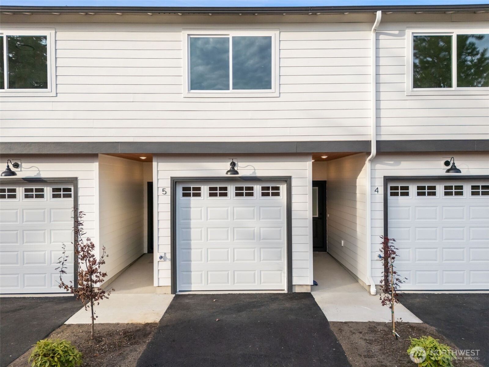 669 West Hendrickson Road, Unit 5 Sequim, WA 98382 - Photo 3 of 23