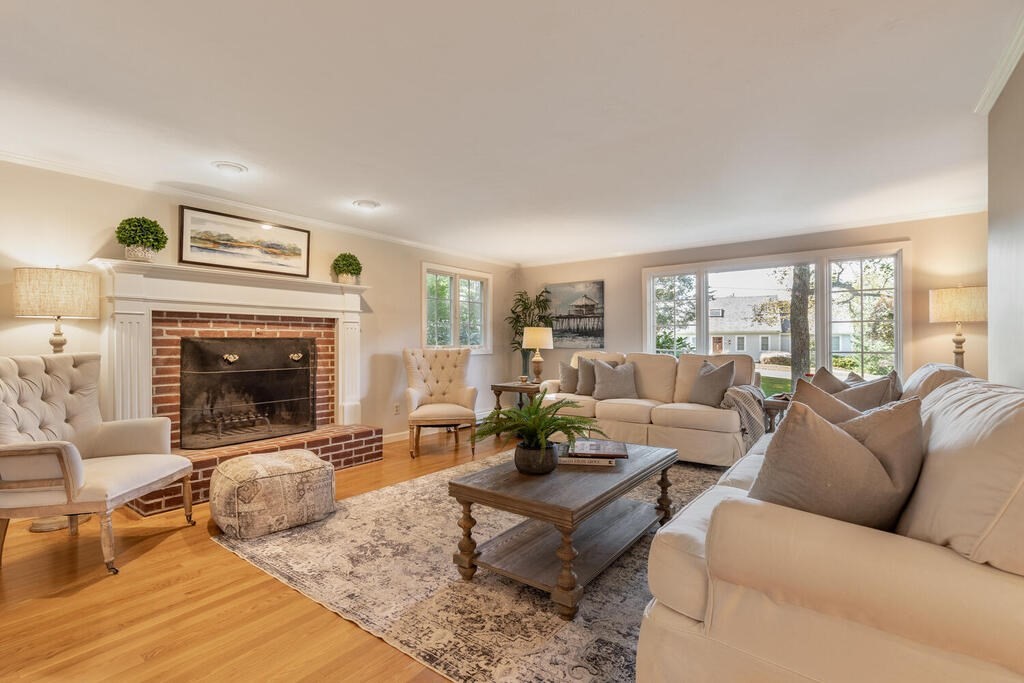 41 Aaron River Road Cohasset, MA 02025 - Photo 5 of 32 Gallery Image 5