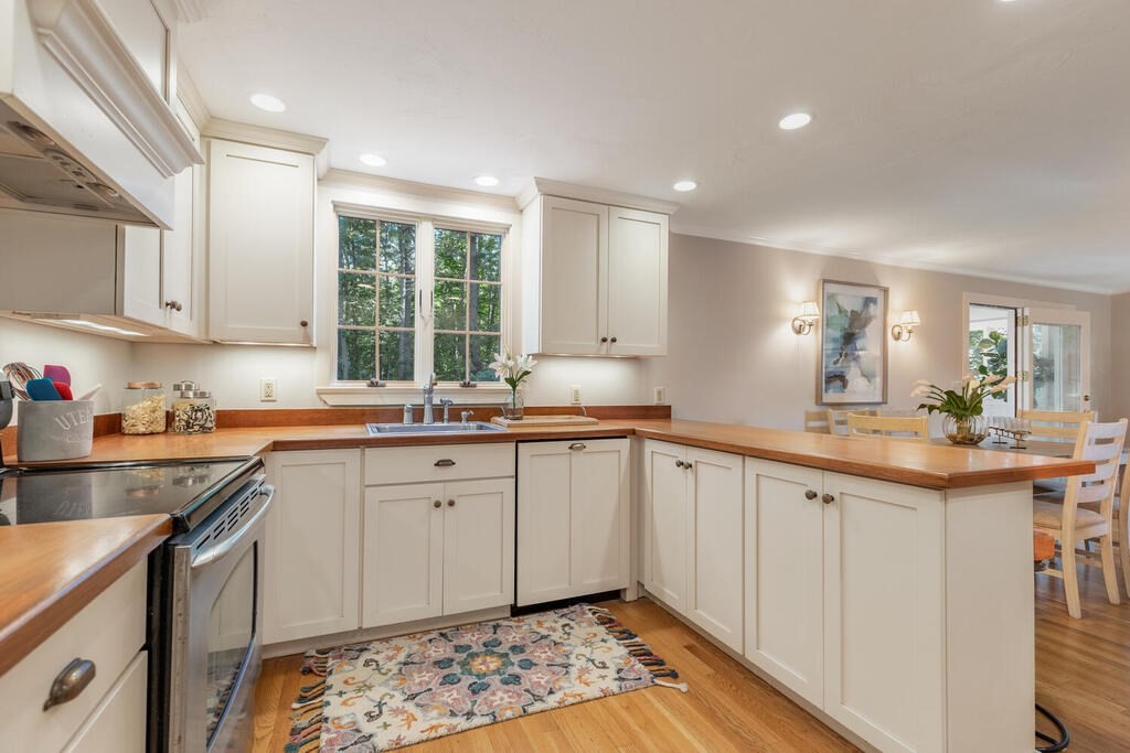 41 Aaron River Road Cohasset, MA 02025 - Photo 9 of 32 Gallery Image 9