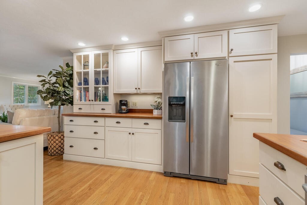 41 Aaron River Road Cohasset, MA 02025 - Photo 10 of 32 Gallery Image 10