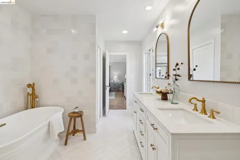 $5,495,000 | 10 Muir Avenue, Piedmont, CA 94610