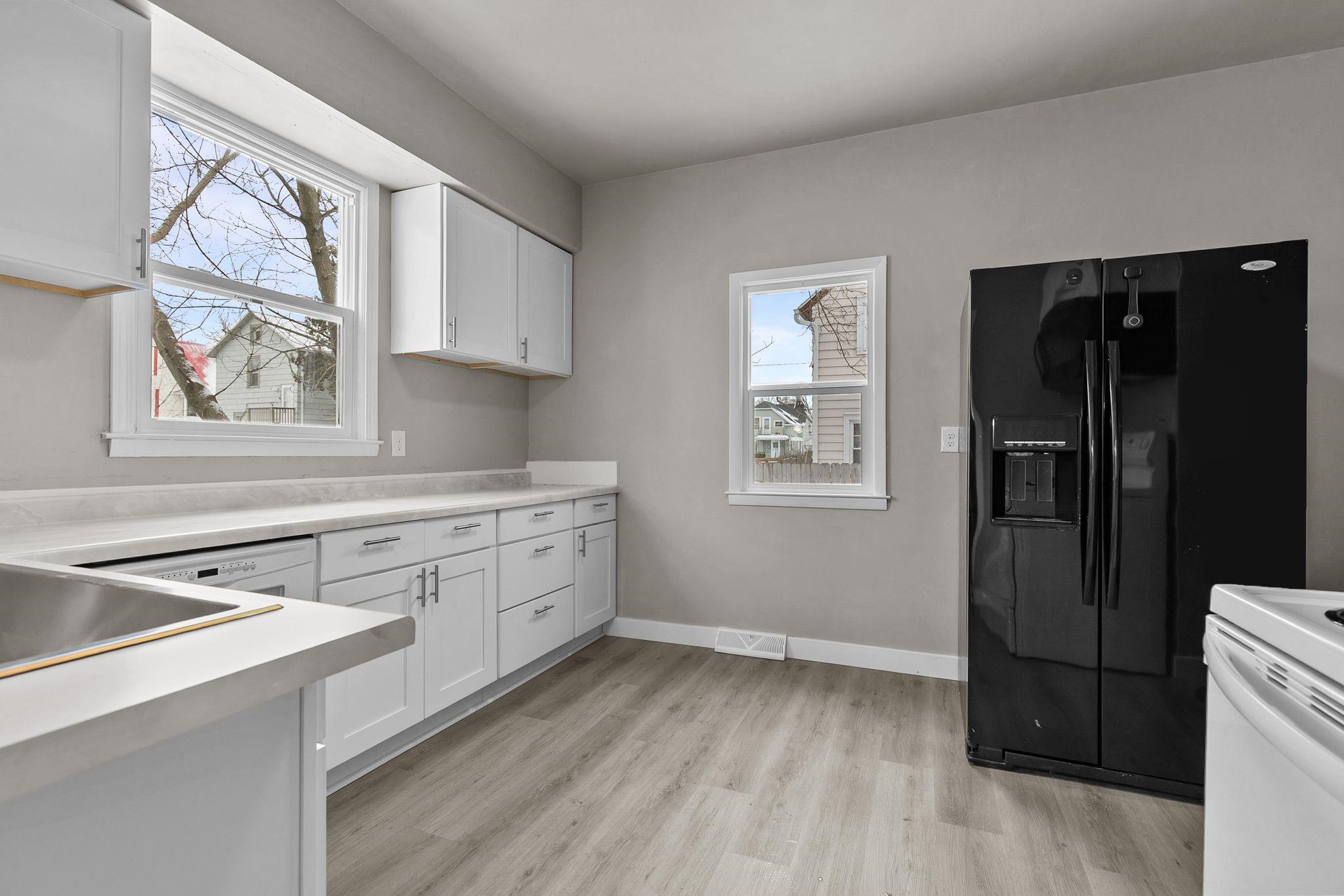 1014 Stuart Street Green Bay, WI 54301 - Photo 12 of 28