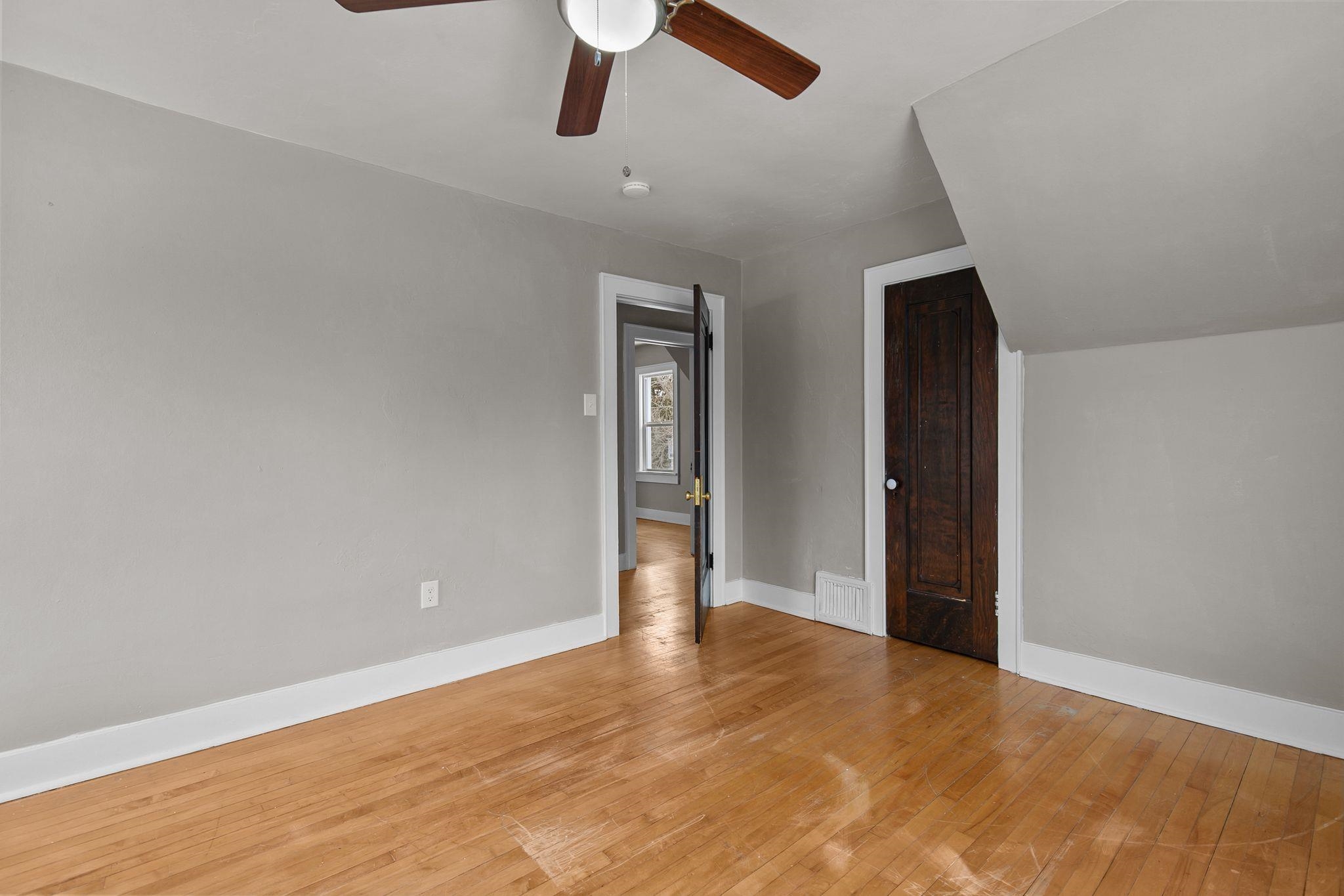 1014 Stuart Street Green Bay, WI 54301 - Photo 19 of 28